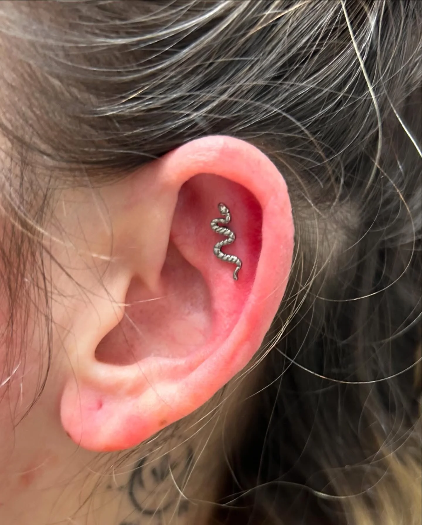 Flat — flat piercing