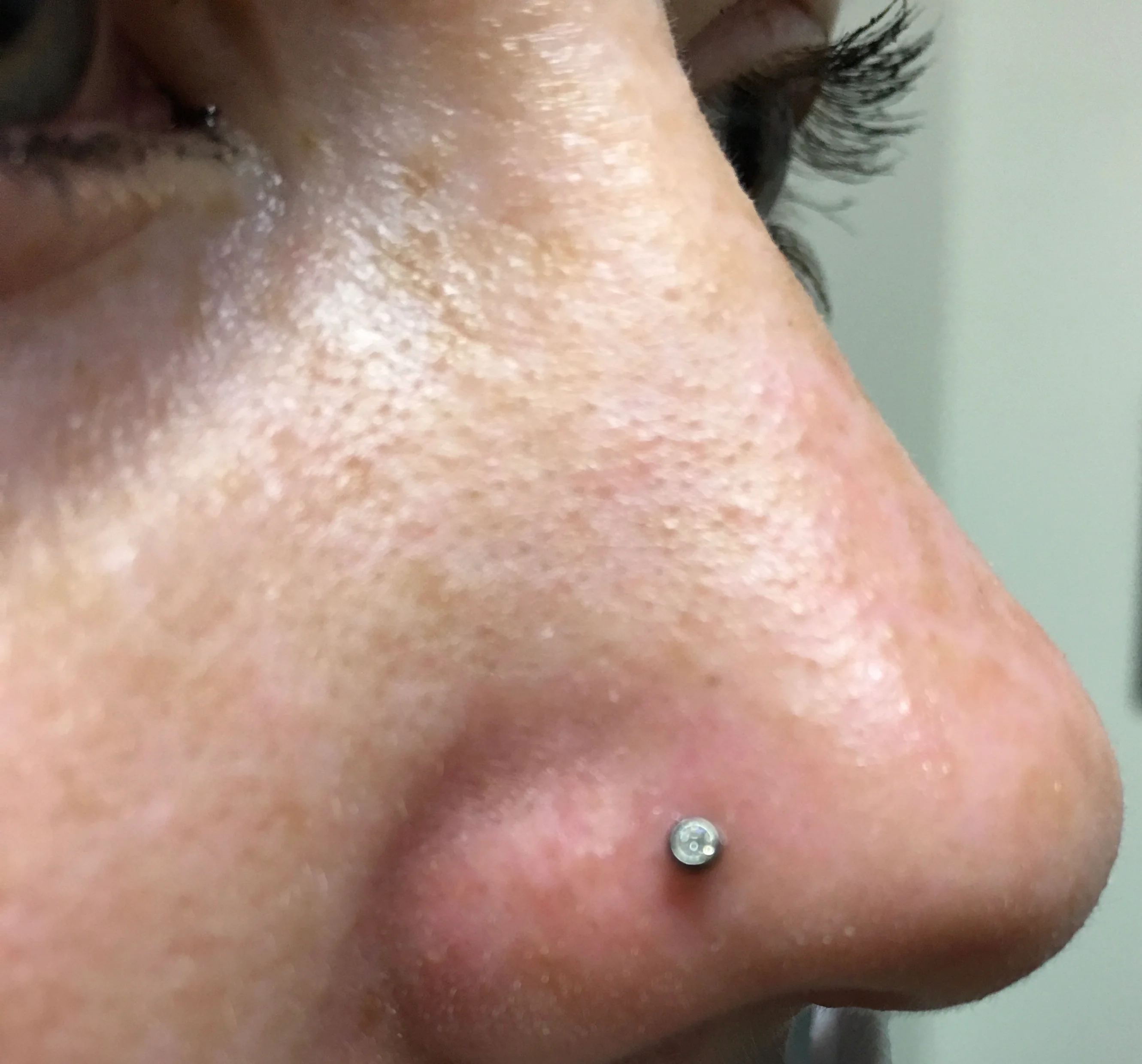 Nostril — nostril piercing